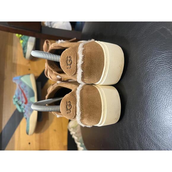 Ugg Casual Shoe - Picture 3 of 4